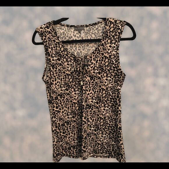 Vince Camuto leopard print sleeveless top. Drawstring tie down front. - Picture 1 of 8